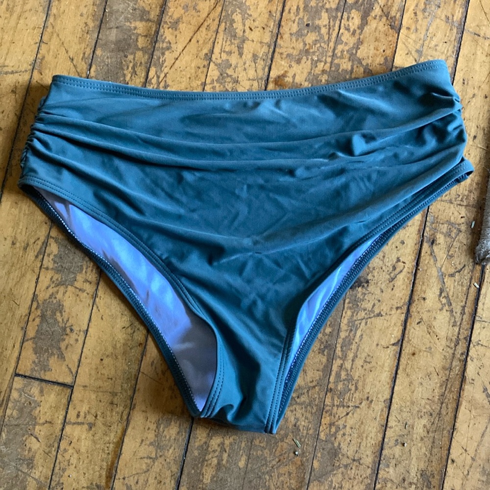 NWOT Green High-Waisted Bikini with Ruching